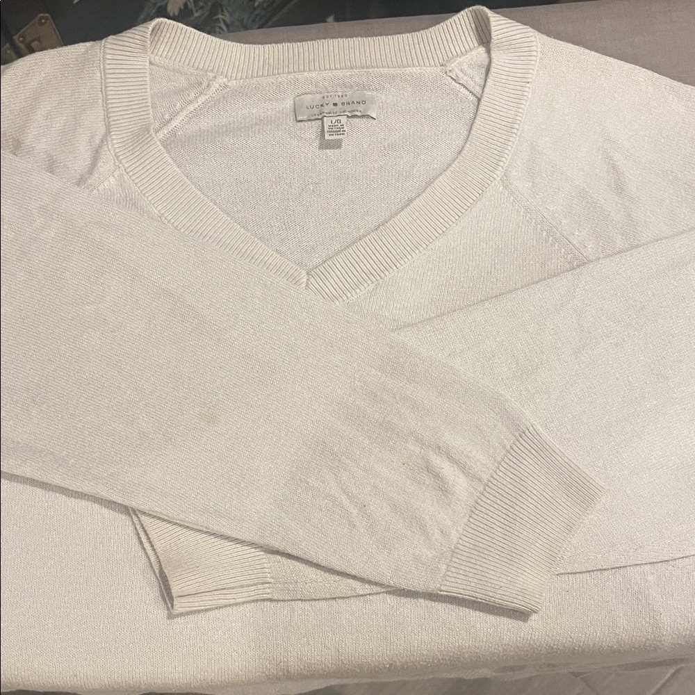 Lucky Brand Men's Cream V-Neck Sweater